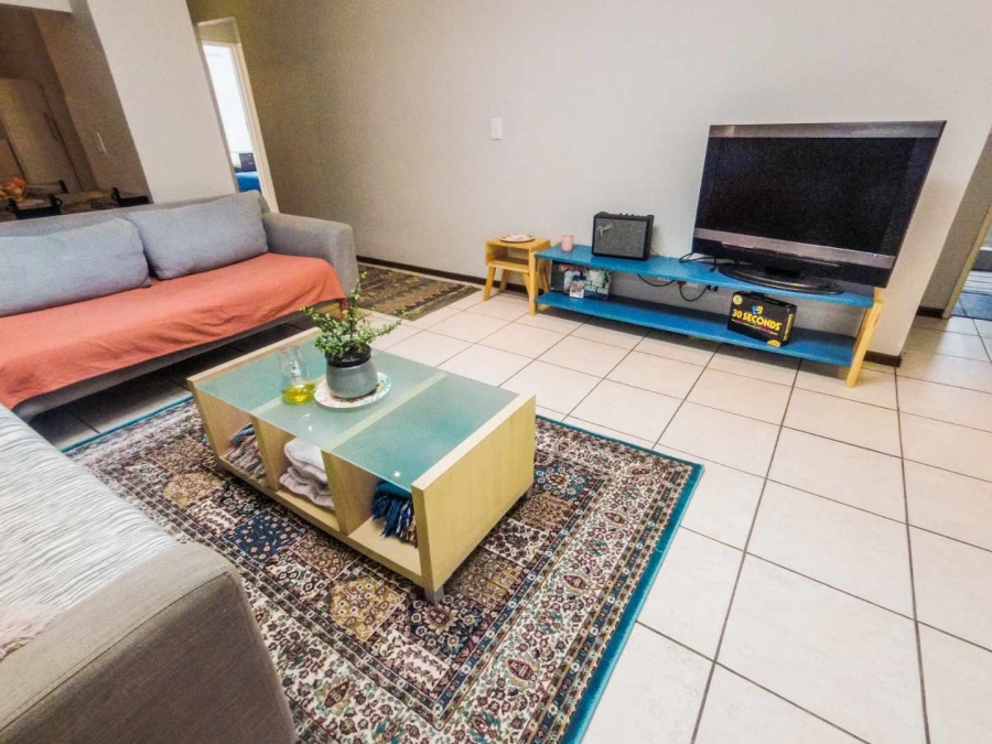 To Let 4 Bedroom Property for Rent in Rondebosch Park Estate Western Cape